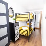 Luxury Pad Centrally Located Near Brighton Station